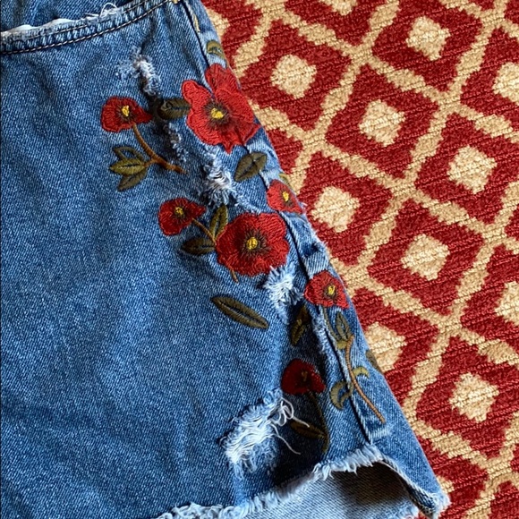 Zara Skirt - Picture 2 of 4